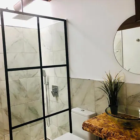 Canaryislandshost L Nazaret